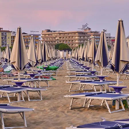 شقة With Terrace Next To The Sea
