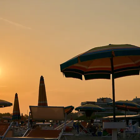 Апартаменти With Terrace Next To The Sea *