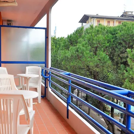 With Terrace Next To The Sea Бібіоне